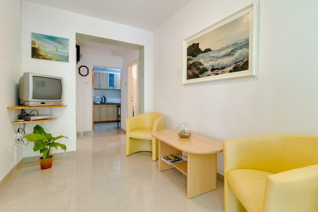 Apartments Perka Near Beach プーラ エクステリア 写真