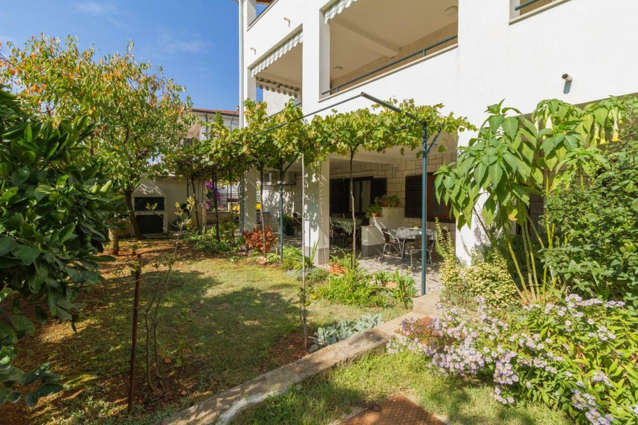 Apartments Perka Near Beach プーラ エクステリア 写真